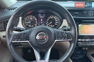 Внедорожник / Кроссовер Nissan Rogue 2019 в 