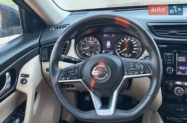 Внедорожник / Кроссовер Nissan Rogue 2019 в 