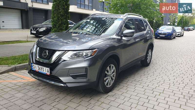 Внедорожник / Кроссовер Nissan Rogue 2018 в 