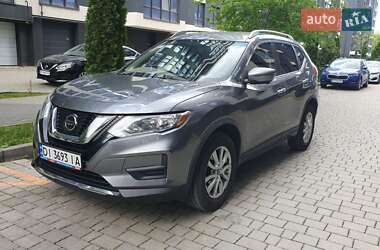 Внедорожник / Кроссовер Nissan Rogue 2018 в 