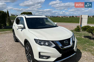 Внедорожник / Кроссовер Nissan Rogue 2020 в Киеве