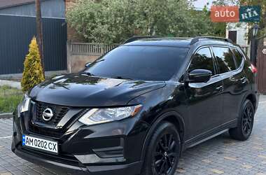 Внедорожник / Кроссовер Nissan Rogue 2017 в Виннице