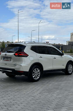 Внедорожник / Кроссовер Nissan Rogue 2017 в 