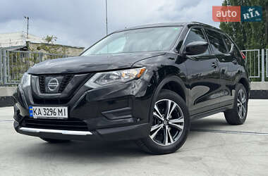 Внедорожник / Кроссовер Nissan Rogue 2017 в Киеве