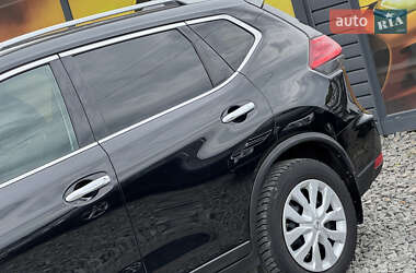 Внедорожник / Кроссовер Nissan Rogue 2017 в 