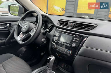 Внедорожник / Кроссовер Nissan Rogue 2017 в 