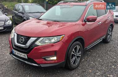 Внедорожник / Кроссовер Nissan Rogue 2017 в 