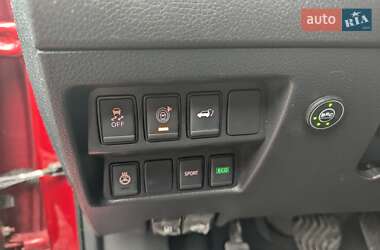 Внедорожник / Кроссовер Nissan Rogue 2017 в 