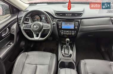 Внедорожник / Кроссовер Nissan Rogue 2017 в 