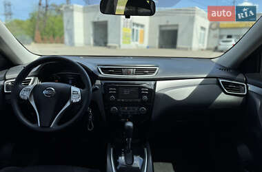 Внедорожник / Кроссовер Nissan Rogue 2016 в 