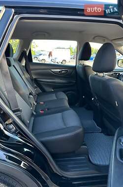 Позашляховик / Кросовер Nissan Rogue 2018 в 
