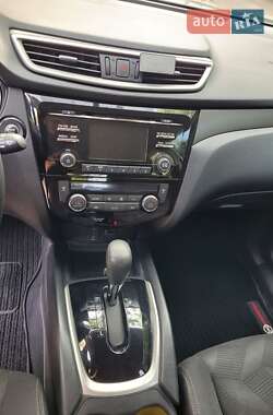 Позашляховик / Кросовер Nissan Rogue 2014 в 