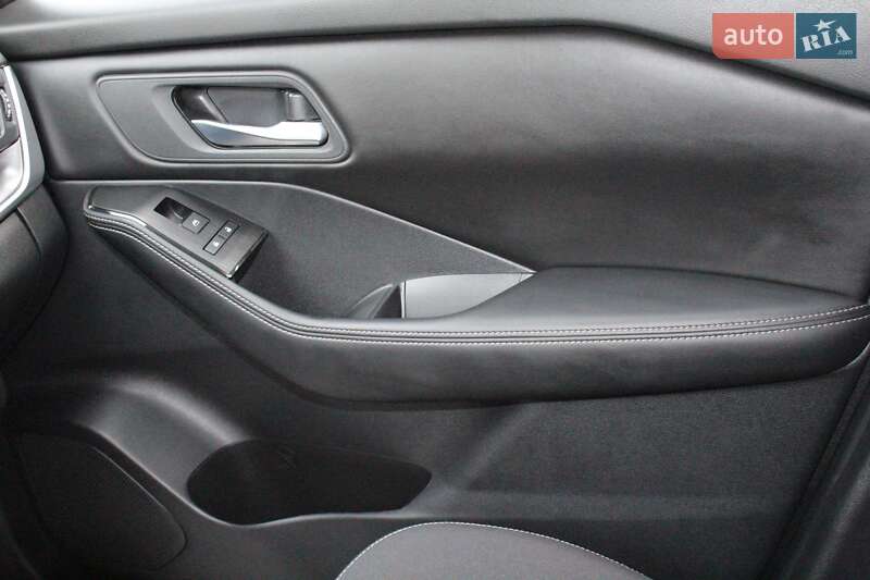 Позашляховик / Кросовер Nissan Rogue 2024 в Рівному