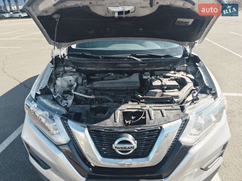 Позашляховик / Кросовер Nissan Rogue 2016 в Києві