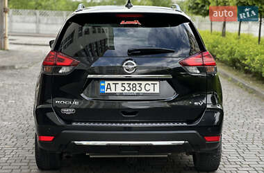 Внедорожник / Кроссовер Nissan Rogue 2018 в 