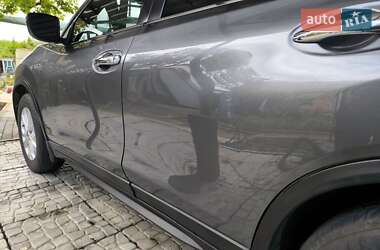 Внедорожник / Кроссовер Nissan Rogue 2018 в 