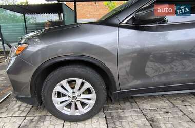 Внедорожник / Кроссовер Nissan Rogue 2018 в 