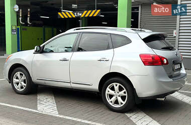 Позашляховик / Кросовер Nissan Rogue 2010 в 