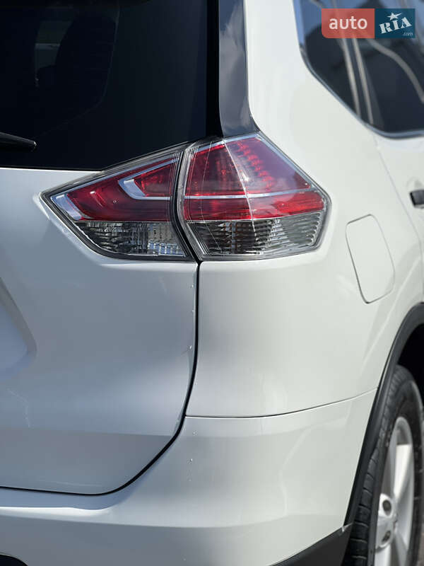 Позашляховик / Кросовер Nissan Rogue 2016 в Рівному