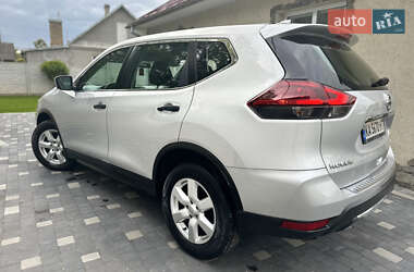 Внедорожник / Кроссовер Nissan Rogue 2018 в 