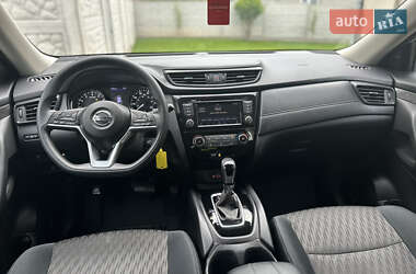Внедорожник / Кроссовер Nissan Rogue 2018 в 