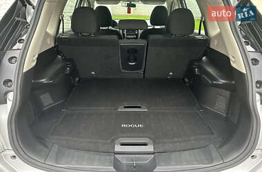 Внедорожник / Кроссовер Nissan Rogue 2018 в 