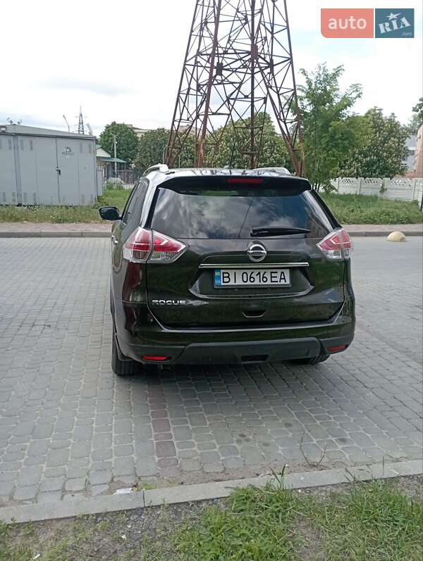 Внедорожник / Кроссовер Nissan Rogue 2016 в Полтаве