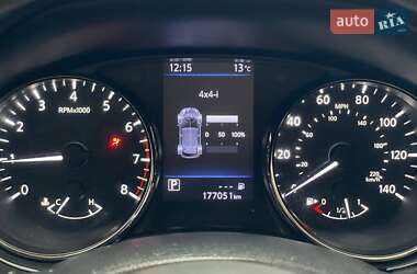 Внедорожник / Кроссовер Nissan Rogue 2018 в 