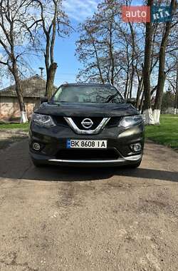 Внедорожник / Кроссовер Nissan Rogue 2016 в Александрие