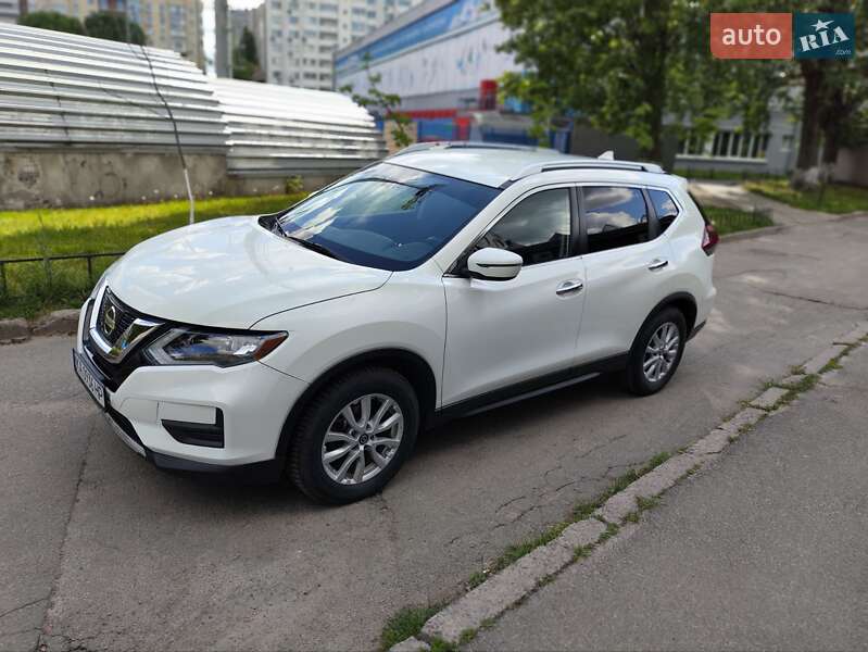 Внедорожник / Кроссовер Nissan Rogue 2019 в 