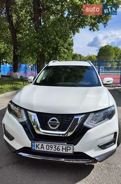 Внедорожник / Кроссовер Nissan Rogue 2019 в 