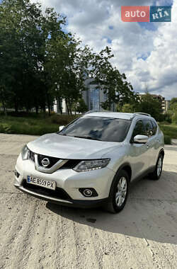 Внедорожник / Кроссовер Nissan Rogue 2016 в Днепре