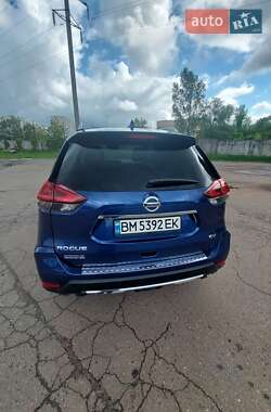 Внедорожник / Кроссовер Nissan Rogue 2018 в 