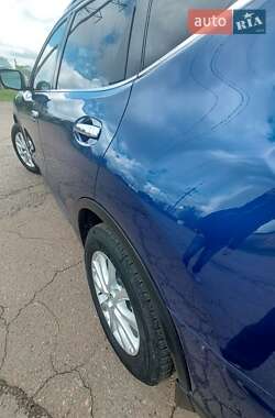Внедорожник / Кроссовер Nissan Rogue 2018 в 