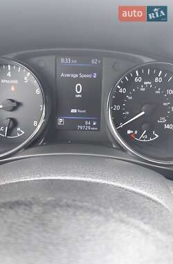 Внедорожник / Кроссовер Nissan Rogue 2018 в 