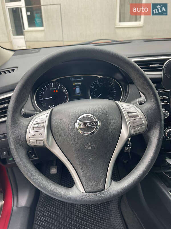 Внедорожник / Кроссовер Nissan Rogue 2016 в Ужгороде