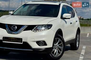 Позашляховик / Кросовер Nissan Rogue 2015 в 