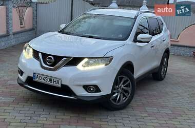 Внедорожник / Кроссовер Nissan Rogue 2014 в Ужгороде