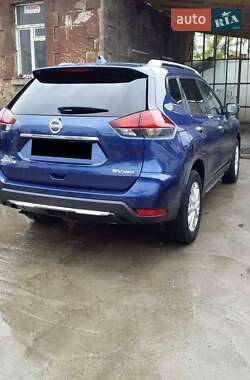 Позашляховик / Кросовер Nissan Rogue 2017 в 