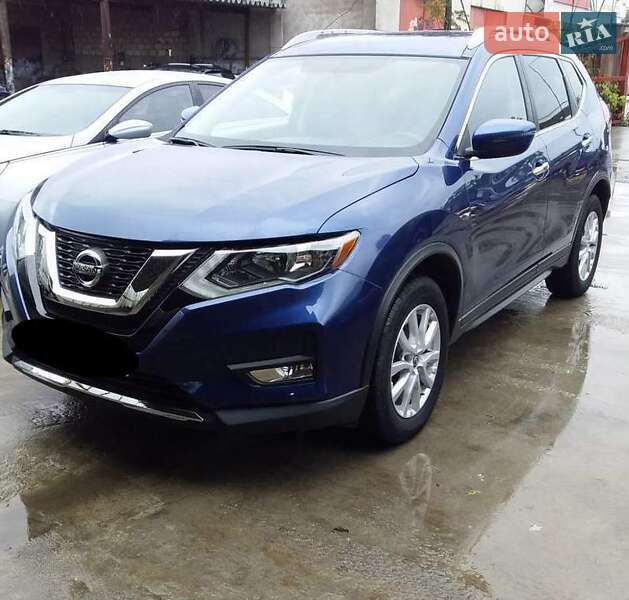 Позашляховик / Кросовер Nissan Rogue 2017 в 