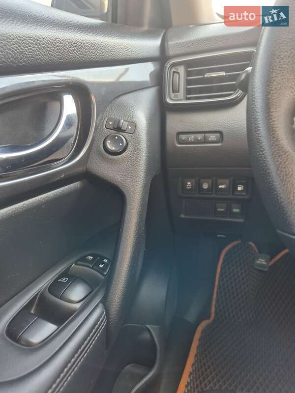 Внедорожник / Кроссовер Nissan Rogue 2018 в Виннице