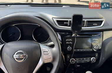 Внедорожник / Кроссовер Nissan Rogue 2016 в 