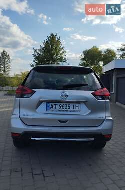 Позашляховик / Кросовер Nissan Rogue 2020 в 