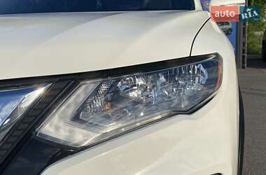 Позашляховик / Кросовер Nissan Rogue 2017 в 