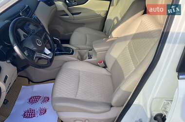 Позашляховик / Кросовер Nissan Rogue 2017 в 