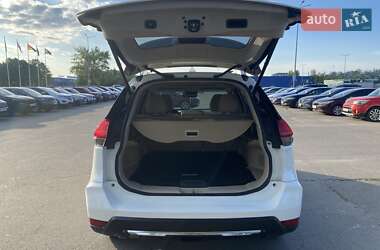 Позашляховик / Кросовер Nissan Rogue 2017 в 