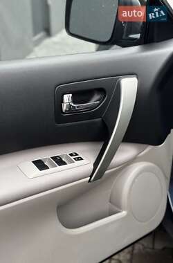 Позашляховик / Кросовер Nissan Rogue 2013 в Луцьку