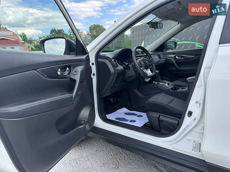 Внедорожник / Кроссовер Nissan Rogue 2016 в Киеве