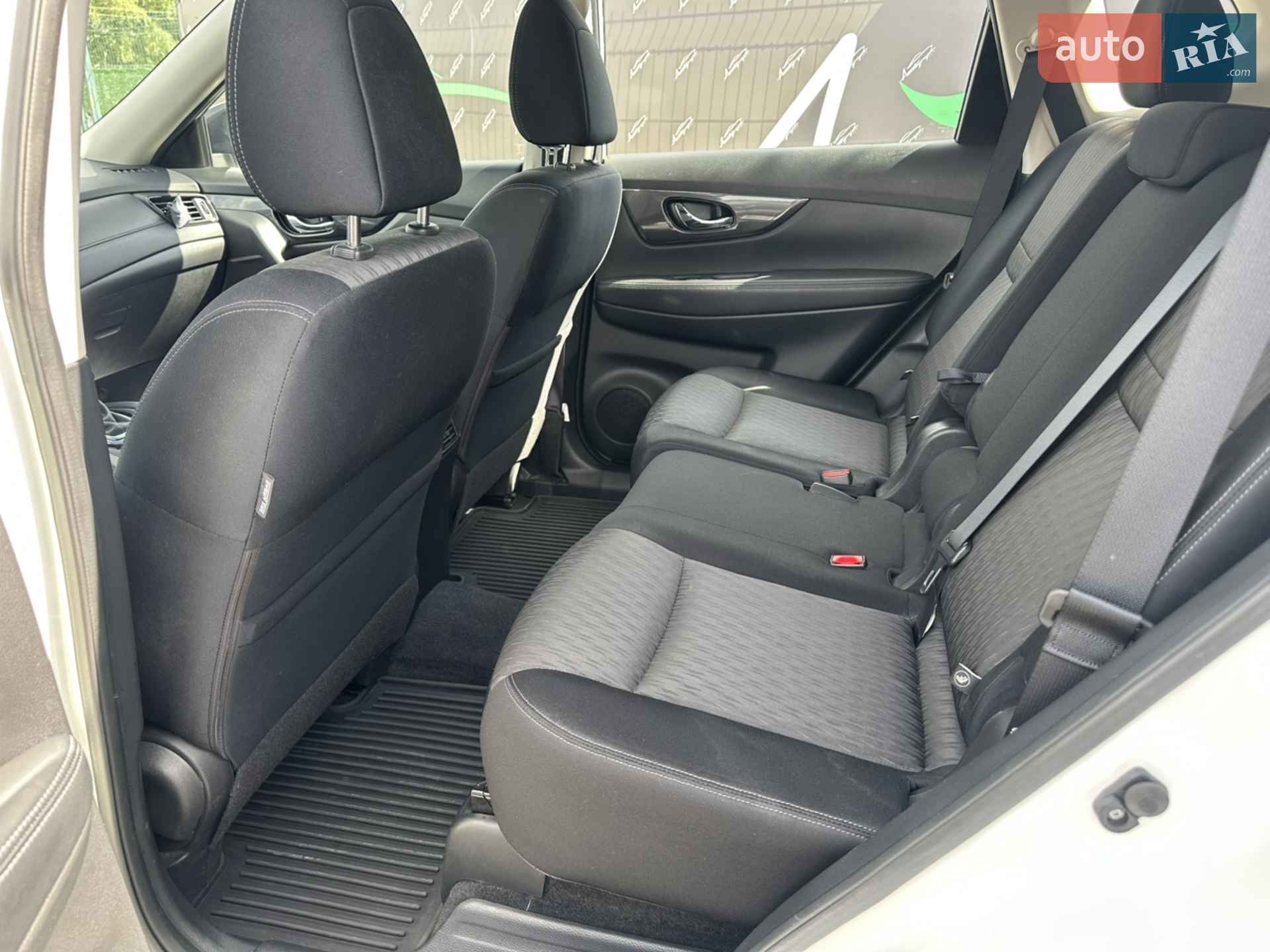 2016 Nissan Rogue - мініатюра 15