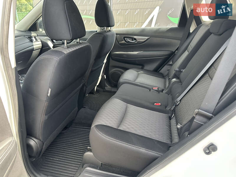 Внедорожник / Кроссовер Nissan Rogue 2016 в Киеве